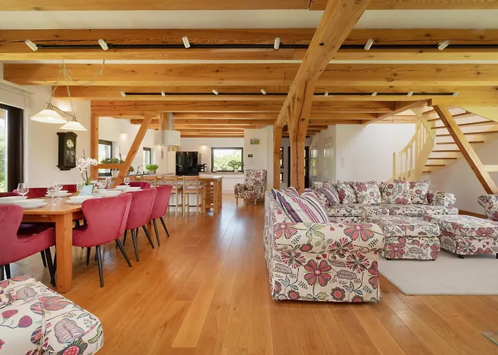 Mussurhouse فيلة أوستكا